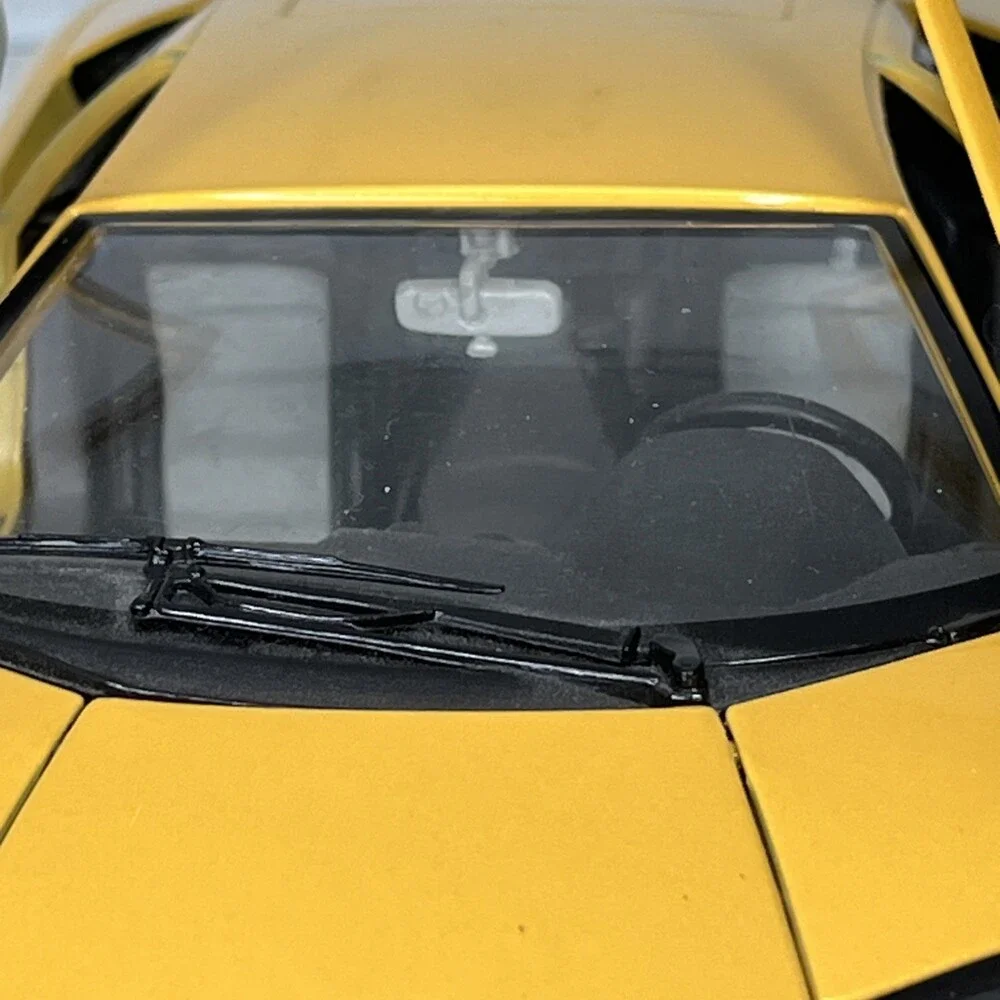 Burago Lamborghini Murciélago Car - Yellow - Scale 1/18 - Made In Italy
